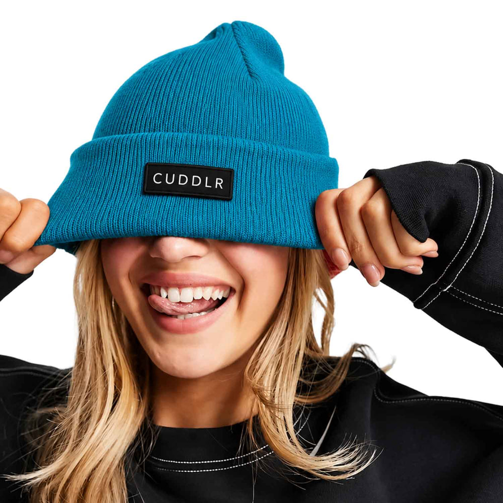Cuddlr Beacon – Reflective Knit Hat
